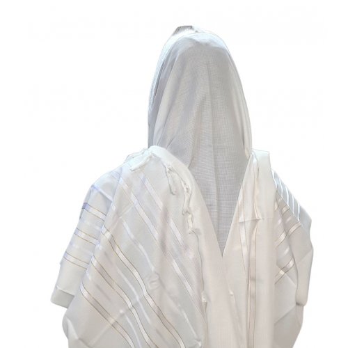 Acrylic Non-Slip Tallit, Textured Checkerboard Weave – White and Gold Stripes